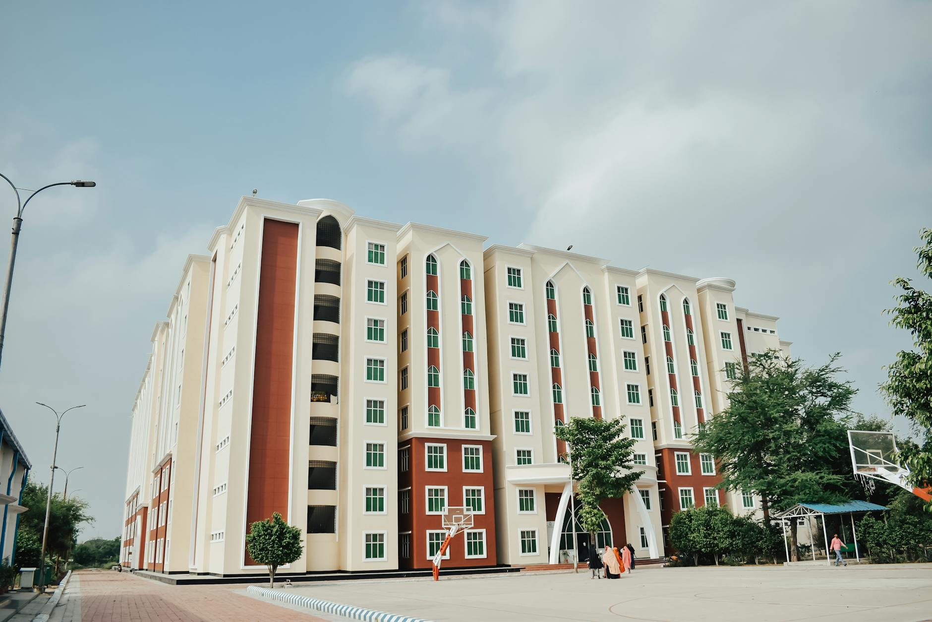 美國大學城學生公寓為何變貴？以房養學投資策略