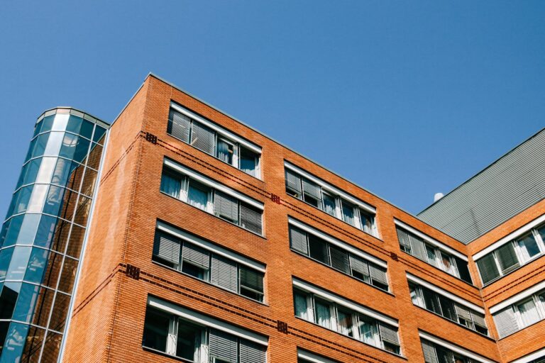 以房養學策略：美國大學城房產投資指南